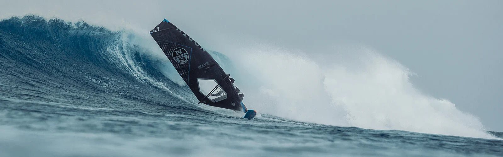 Complete windsurfset: board, zeil, mast, giek en mastvoet
