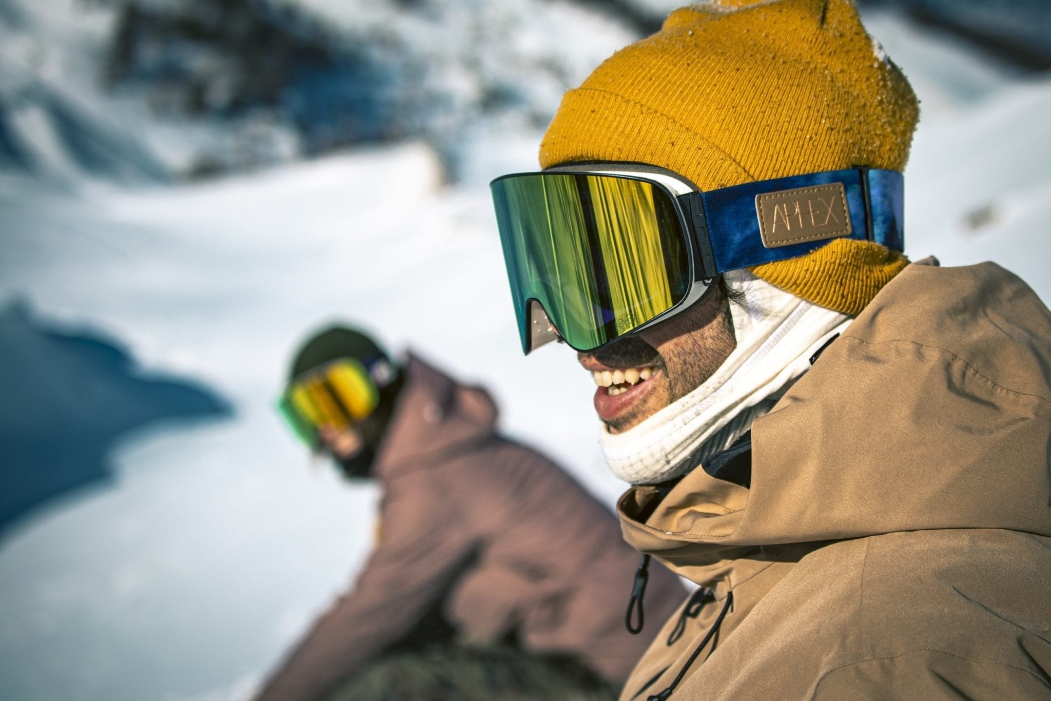 Aphex skibril met spiegellens op de piste