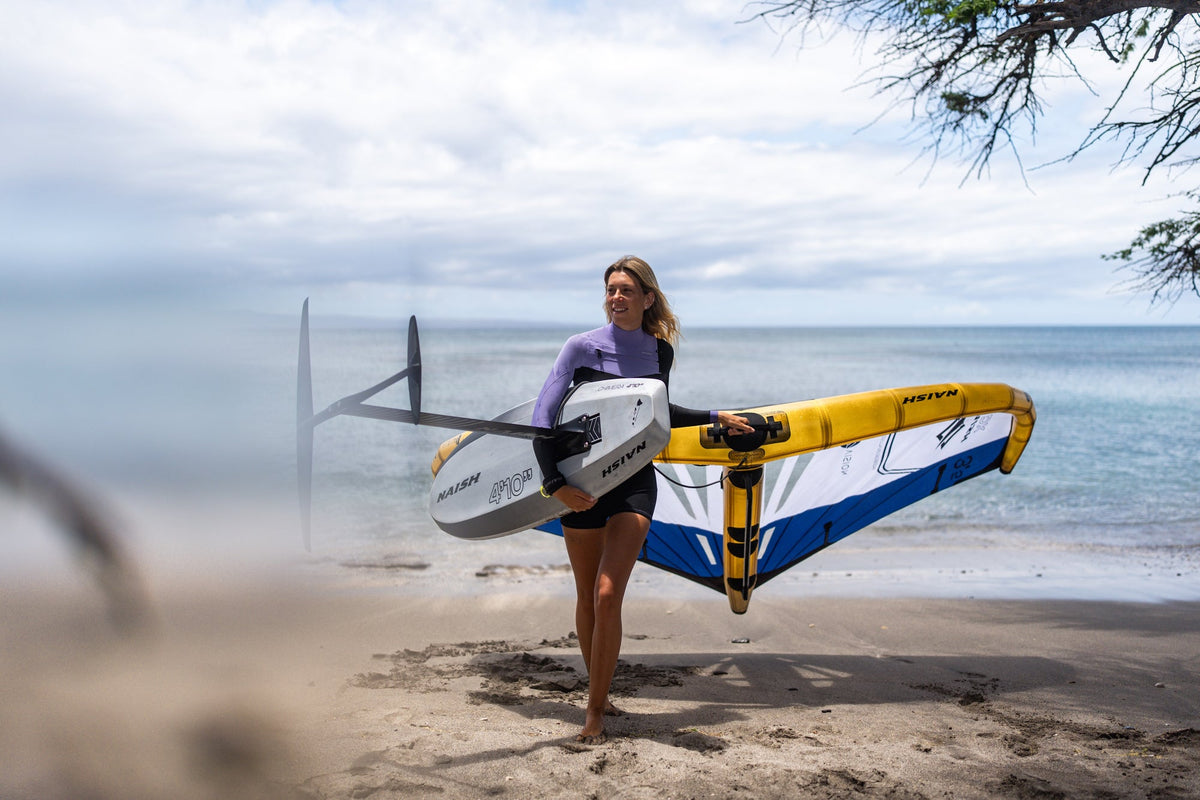 Naish Chimera wingfoilboard op de foil