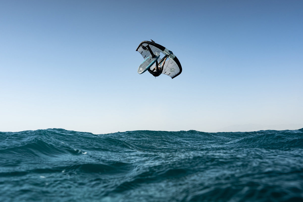 Duotone - Unit 2027 - freestyle sprong boven het water - GearFreak