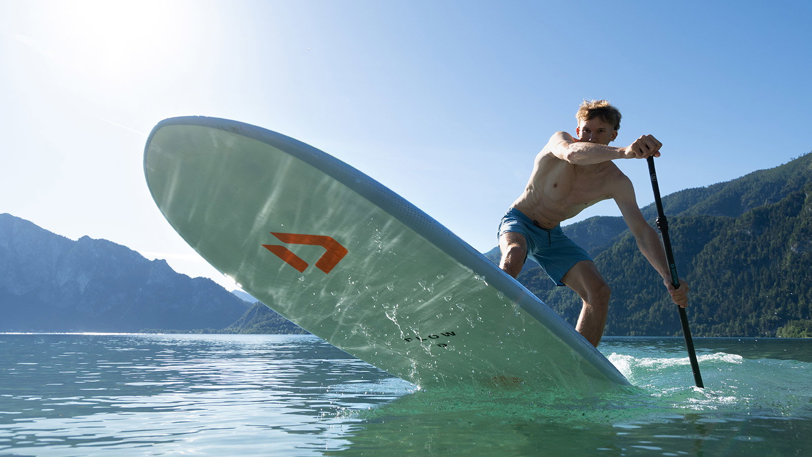 Duotone Flow SUP peddelen met berglandschap