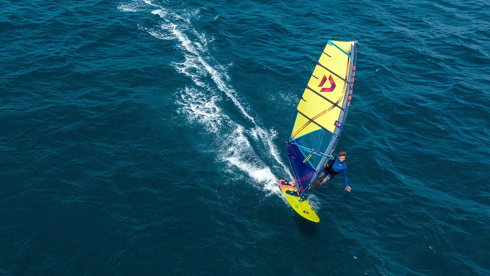 Duotone Duke SLS op open zee