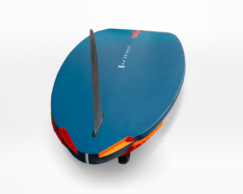 Brede tail met cutouts