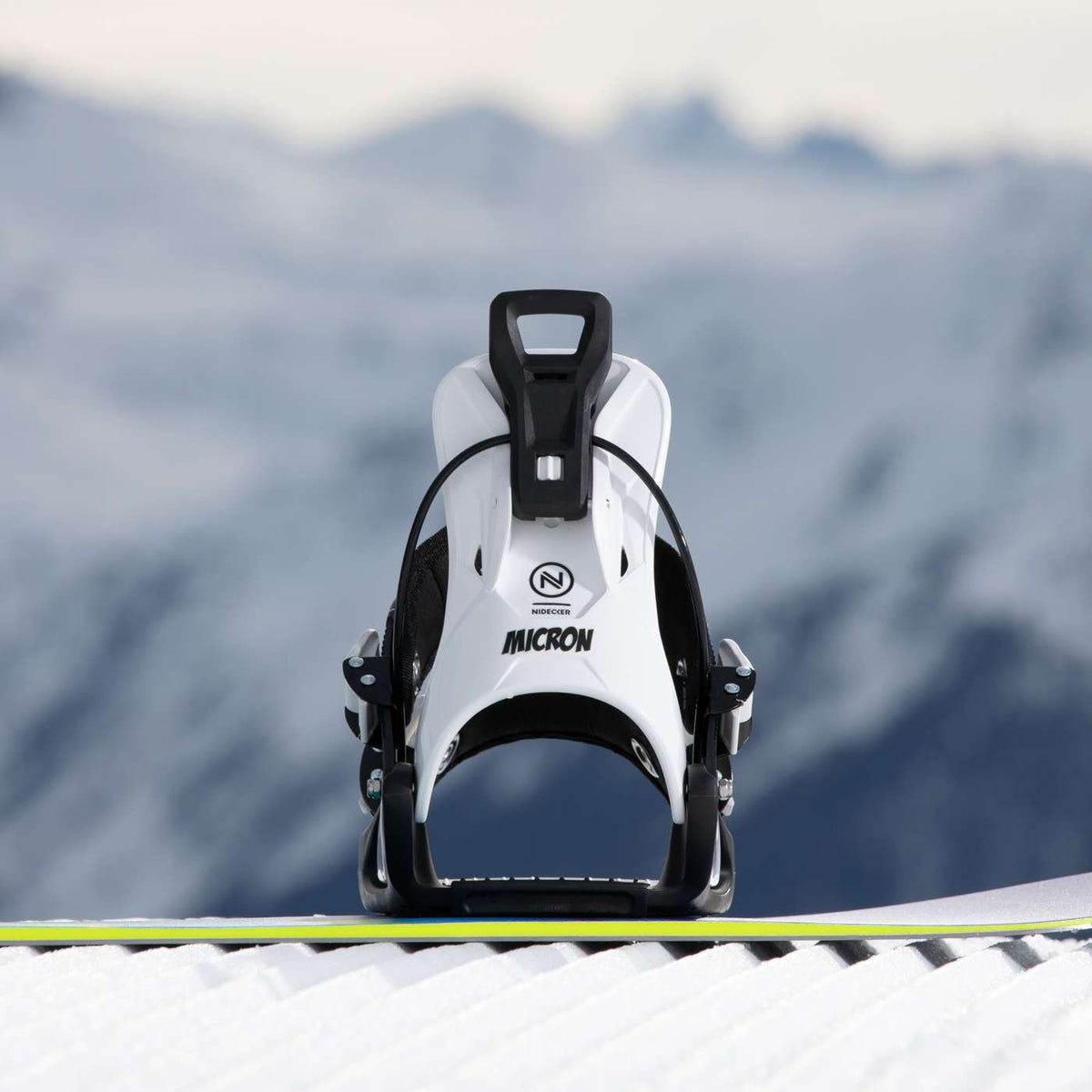 Flow Micron Stormtrooper, binding op het board in de sneeuw