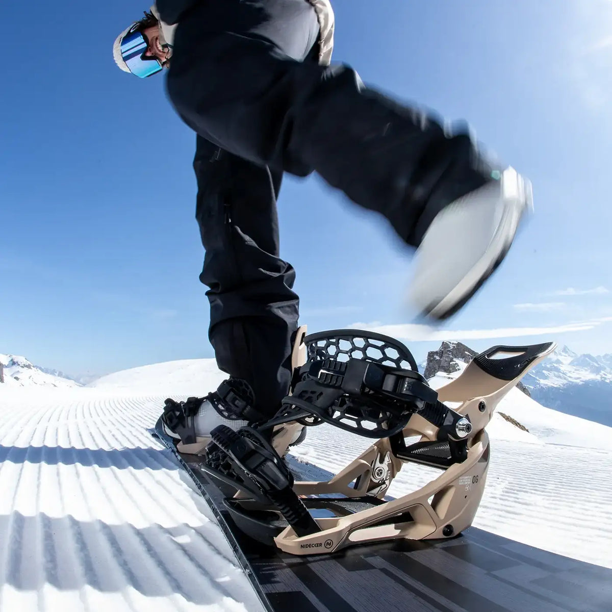 Instappen in de Nidecker Supermatic OG Desert op de piste
