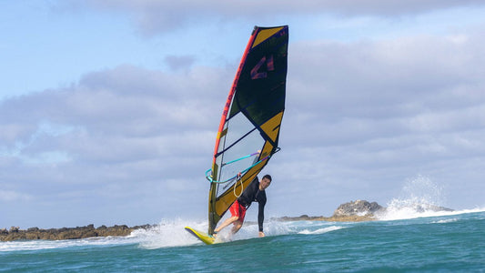 Duotone Duke 2026 wave riding rotskust