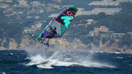 Duotone Idol LTD wave riding kustlijn
