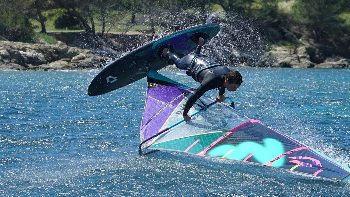 Duotone Idol LTD freestyle windsurfen baai
