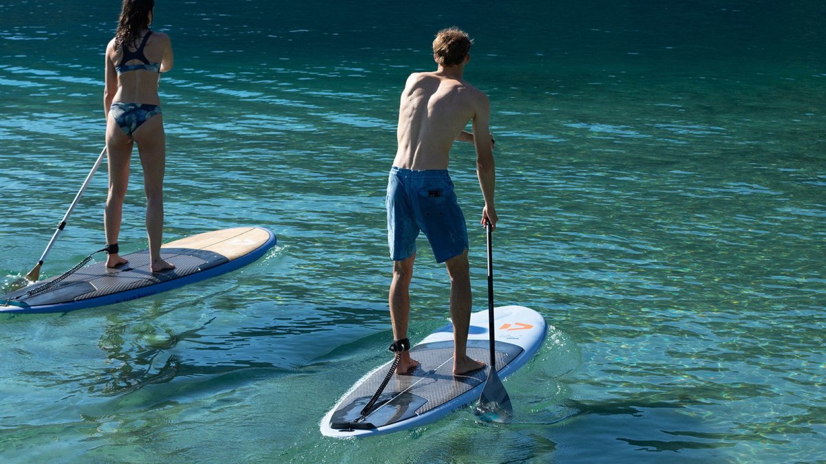 Duotone Flow SUP in helder water