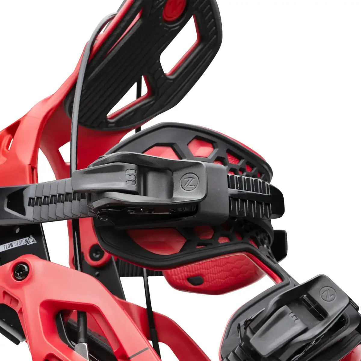 Flow Fuse Cherry, detail van de enkelstrap en sluiting
