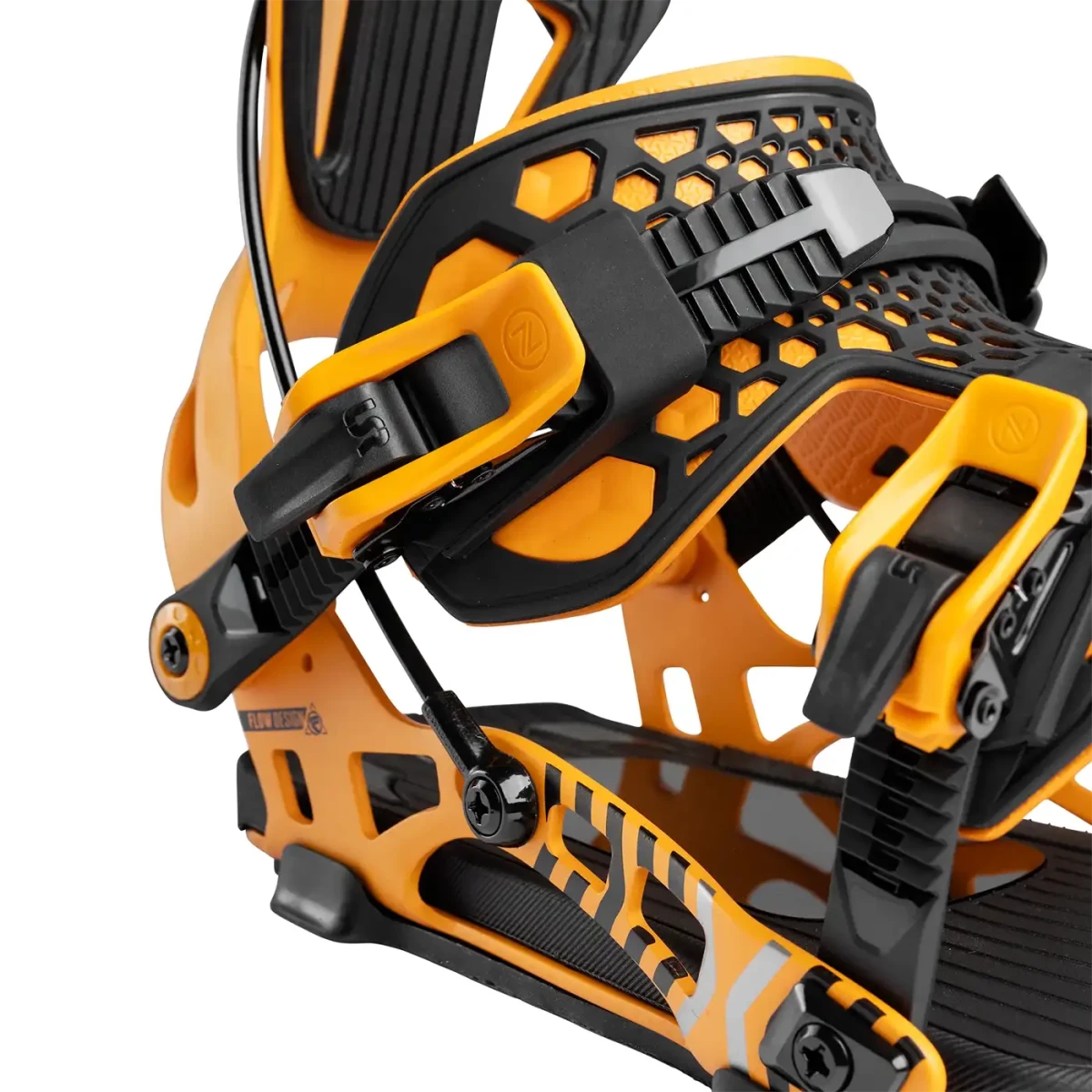 Flow NX2 Mango, detail van de enkelstrap en sluiting