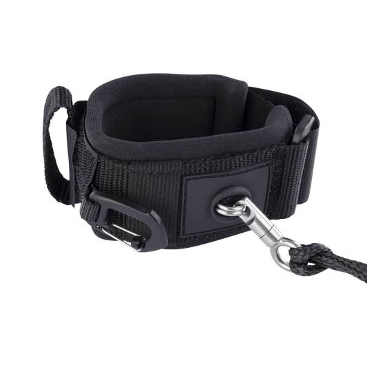 ION Wing Leash Core Wrist Black - detail sluiting - GearFreak