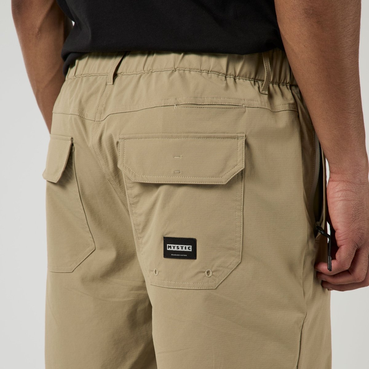 Mystic - Endure Hybrid Short - Sand - L - GearFreak
