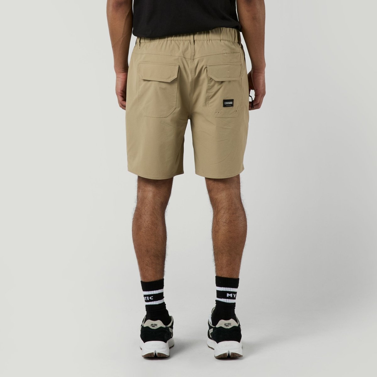 Mystic - Endure Hybrid Short - Sand - L - GearFreak