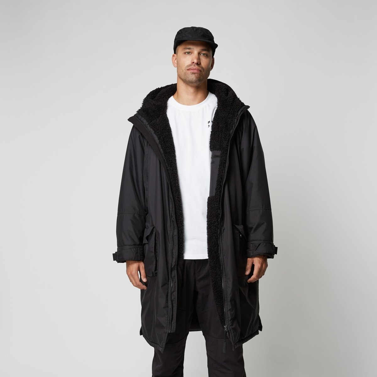 Mystic - Poncho Explore DTS - Black - O/S - GearFreak