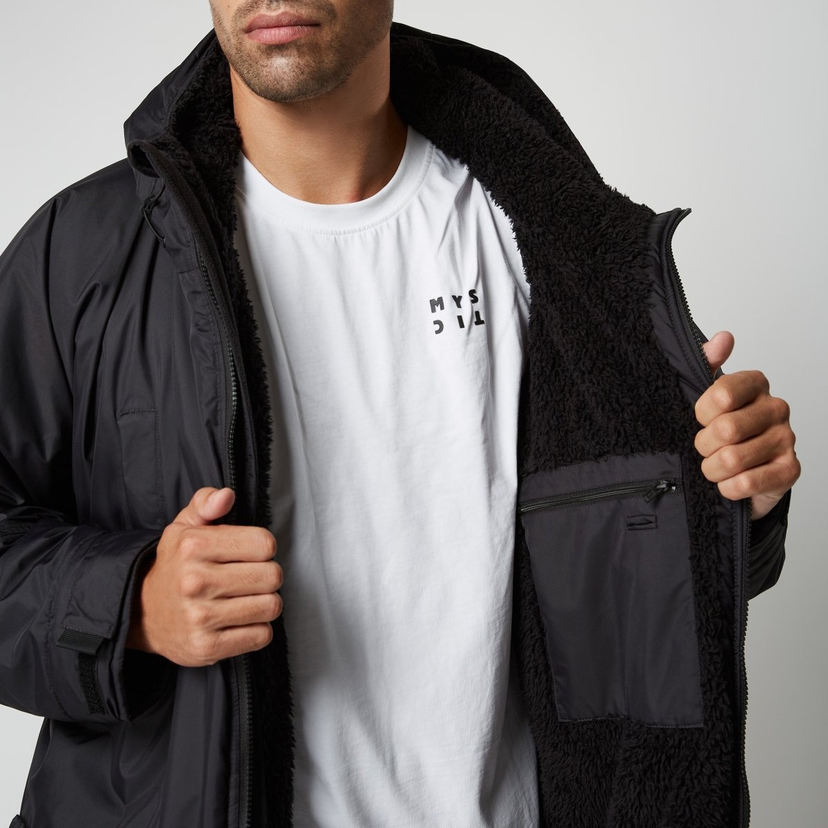Mystic - Poncho Explore DTS - Black - O/S - GearFreak