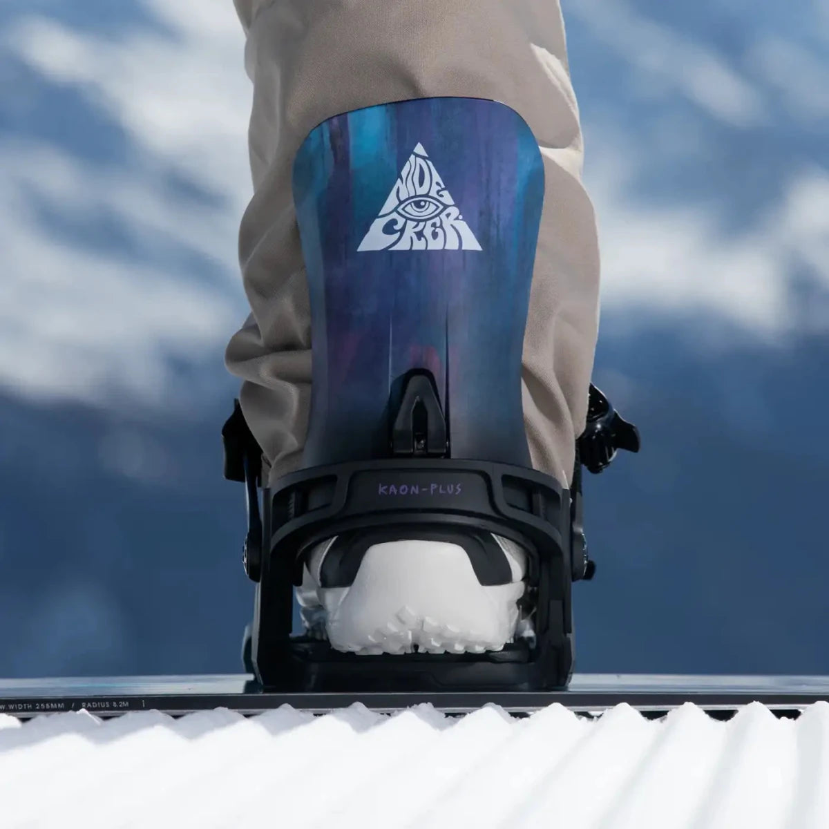 Nidecker Kaon Plus Black, op de piste, schoen in de binding