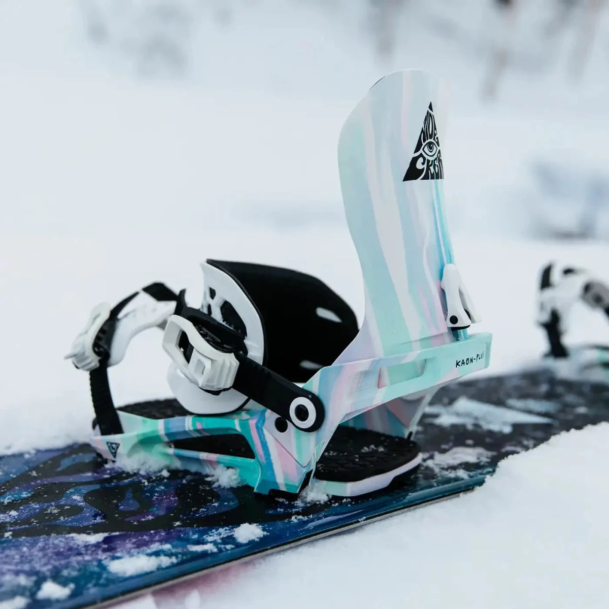 Nidecker Kaon Plus White, rider in poedersneeuw