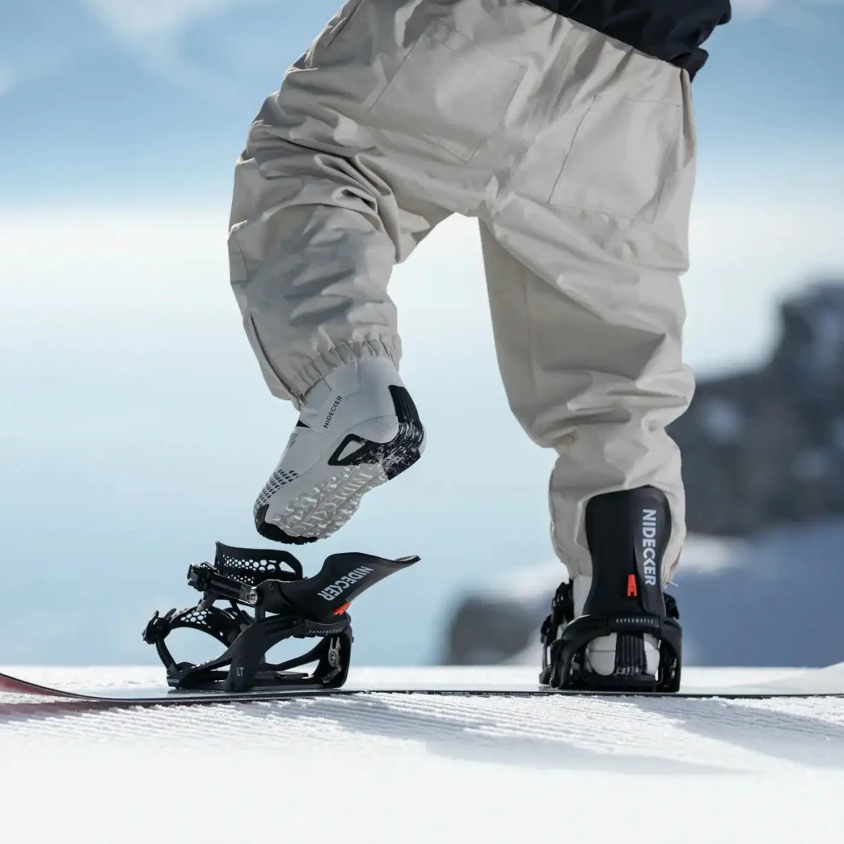 Nidecker LT Supermatic Black, rider in actie met snowboard