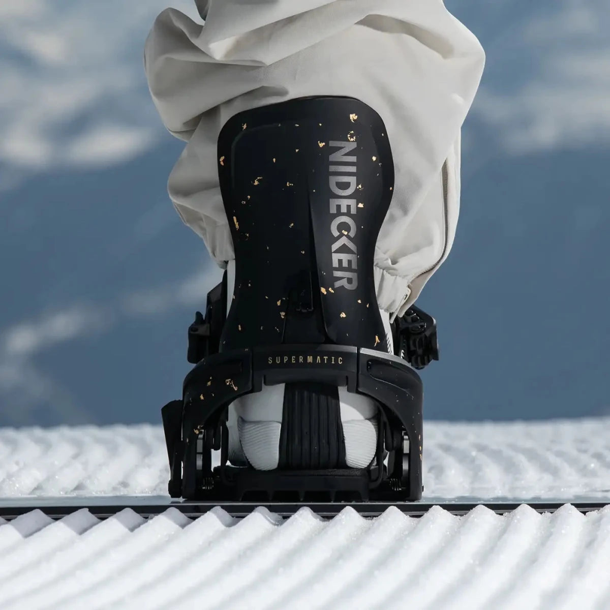 Nidecker LT Supermatic Stardust, op de piste, schoen in de binding