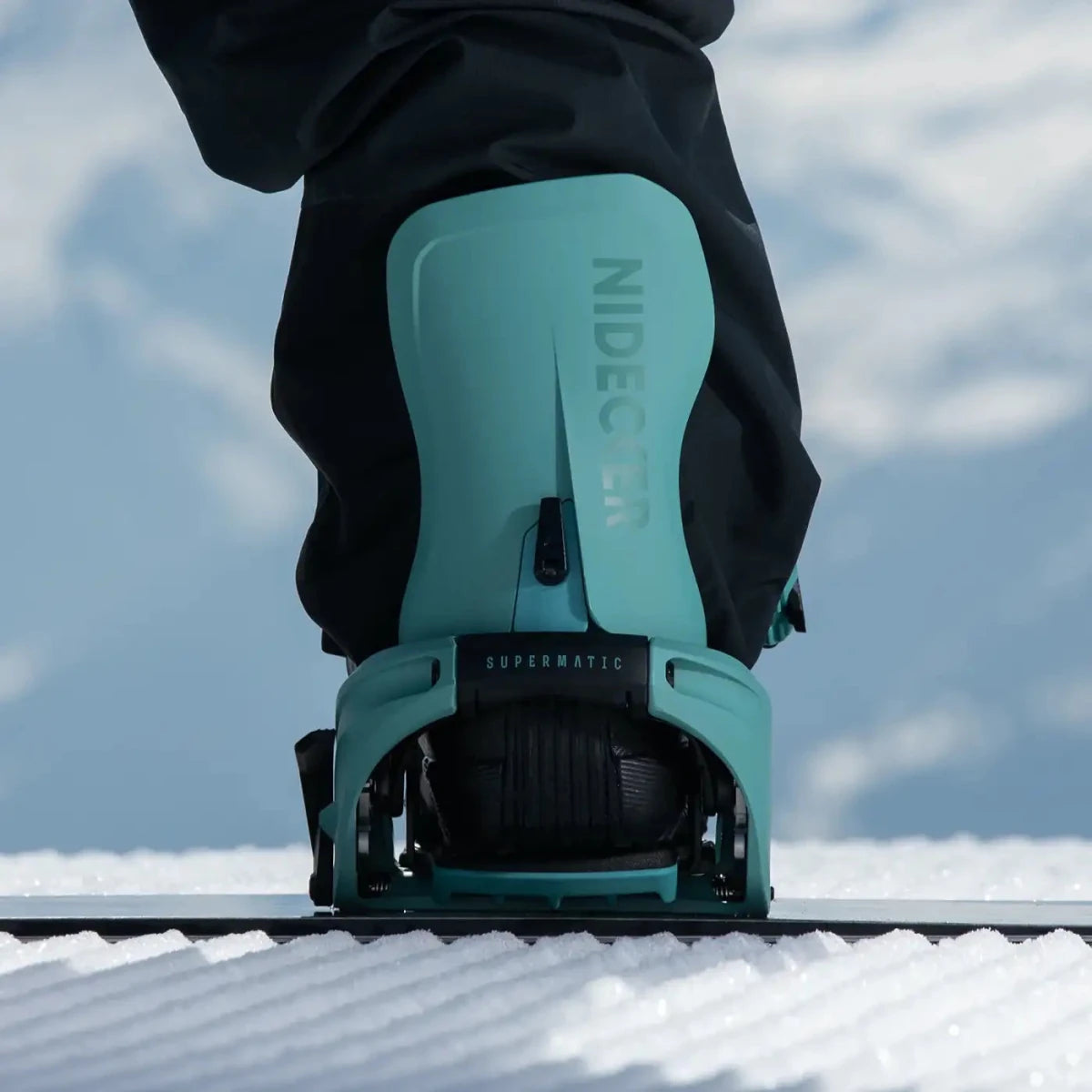 Nidecker LT Supermatic Teal, op de piste, schoen in de binding