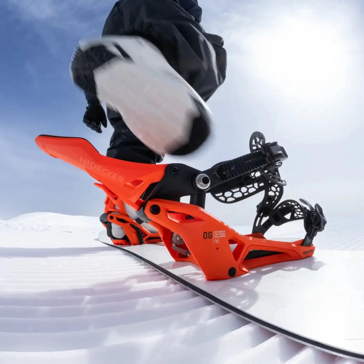 Nidecker OG Supermatic Paprika, rider stapt in op de piste