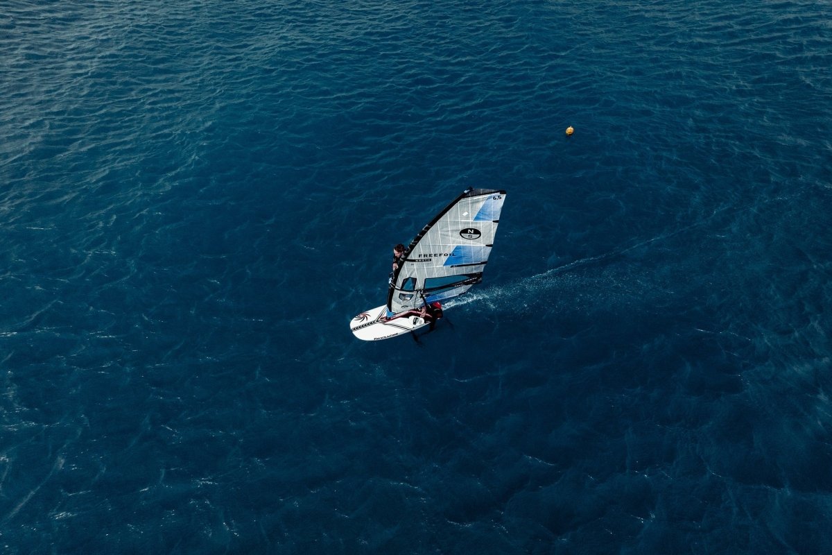North - Free Foil - White - GearFreak