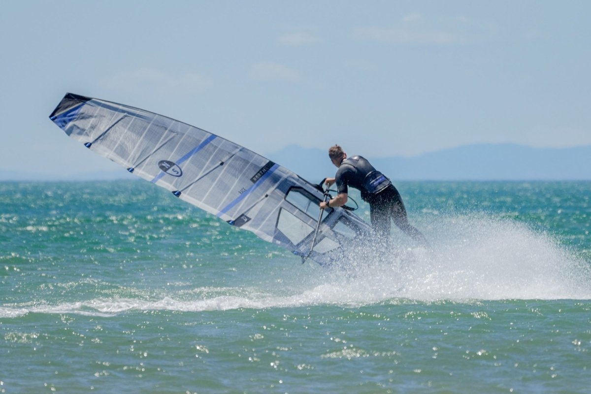 North - Slalom Race - White - GearFreak