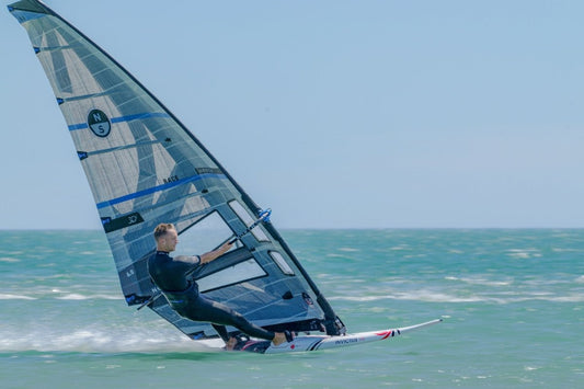 North - Slalom Race - White - GearFreak