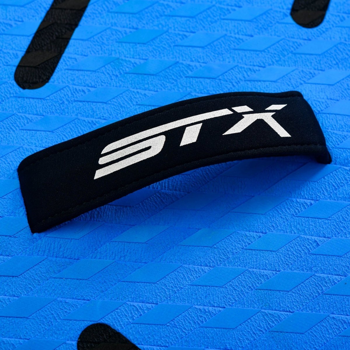 Centrale handgreep van de STX iSup Cruiser op het Gator Grip deckpad