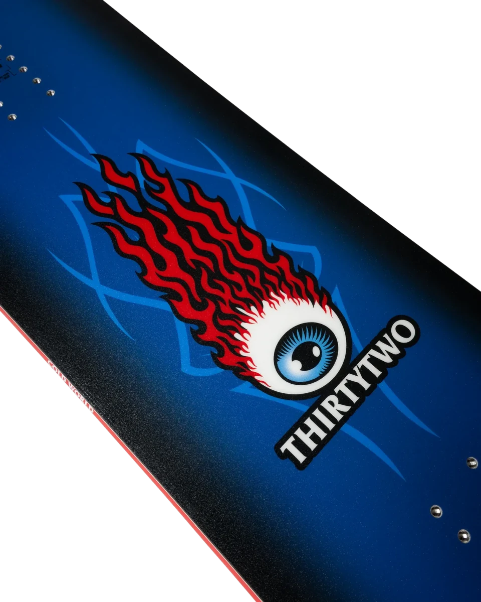 ThirtyTwo Cold World blauw-wit, detail topsheet met logo