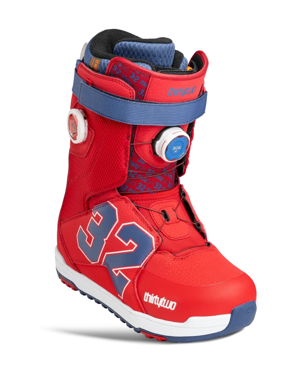 ThirtyTwo Lashed XLT DB rood-blauw, driekwart aanzicht van buiten