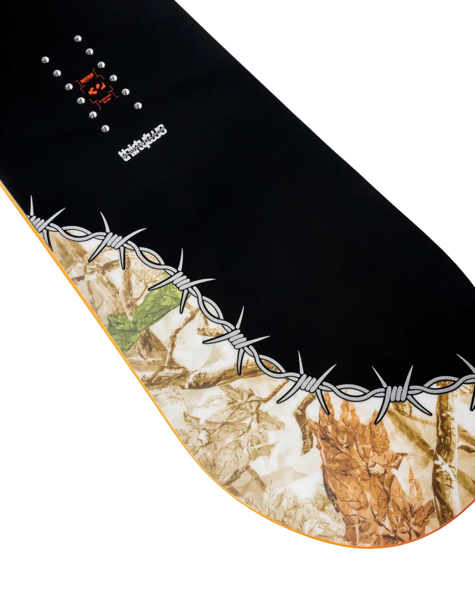 ThirtyTwo T32M zwart-wit, detail topsheet met logo