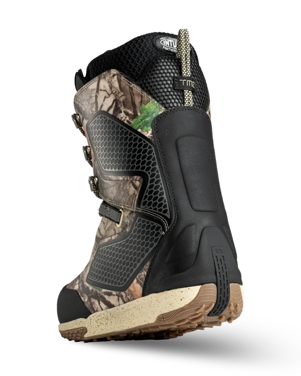 ThirtyTwo TM-2 Stevens camouflage, driekwart aanzicht van achter