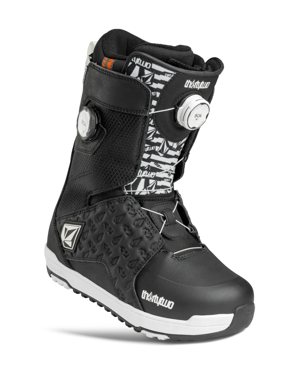 ThirtyTwo Lashed DB Volcom dames zwart-wit, driekwart aanzicht van buiten